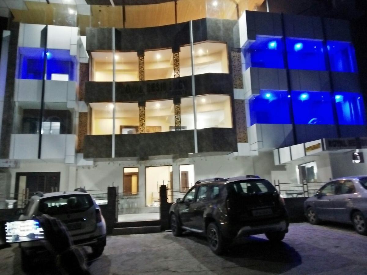 Oyo 11877 Royal Residency Hotel New Tehri Kamer foto